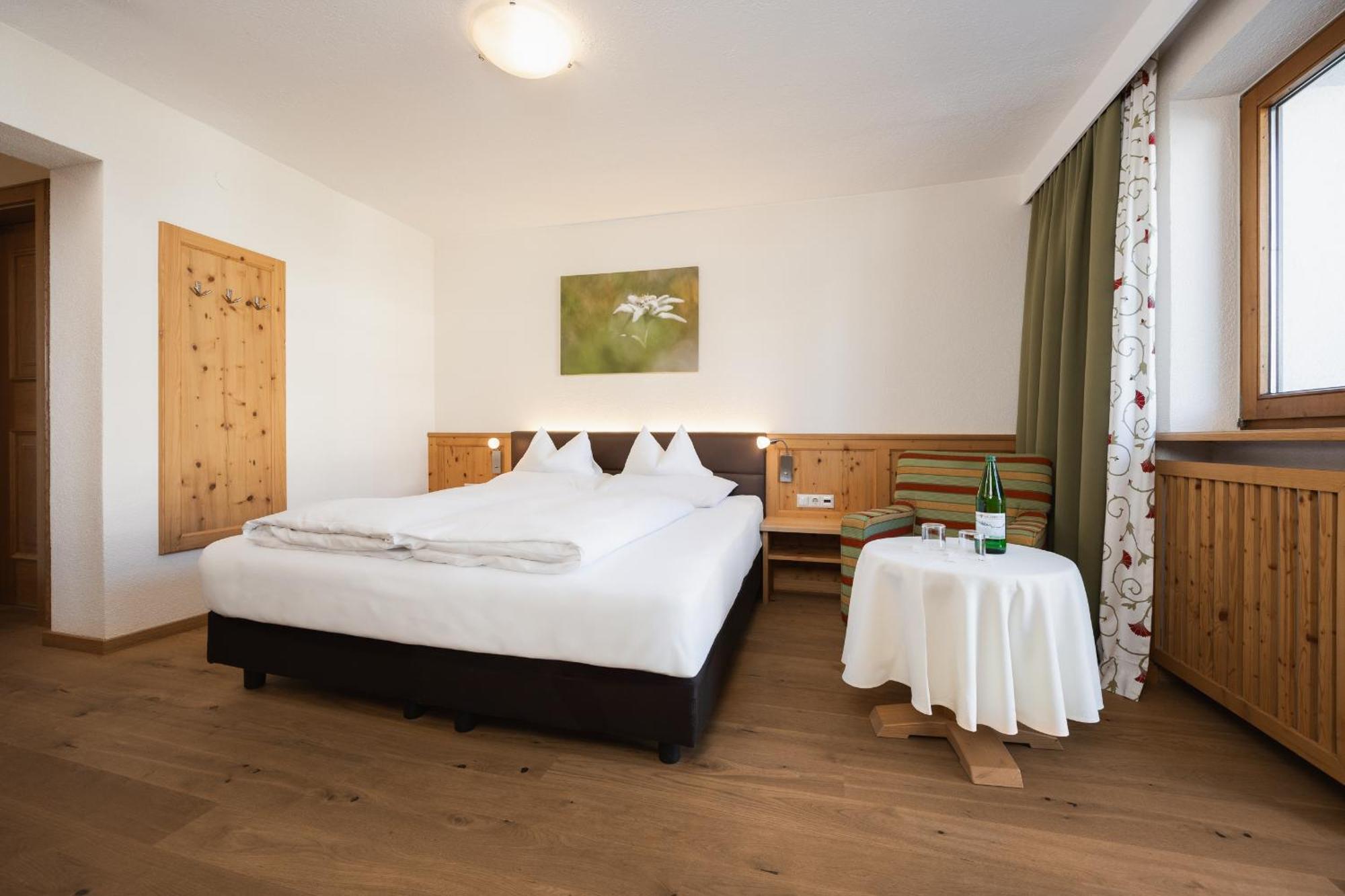 Hotel Bergblick 4 Sterne Superior Фис Экстерьер фото