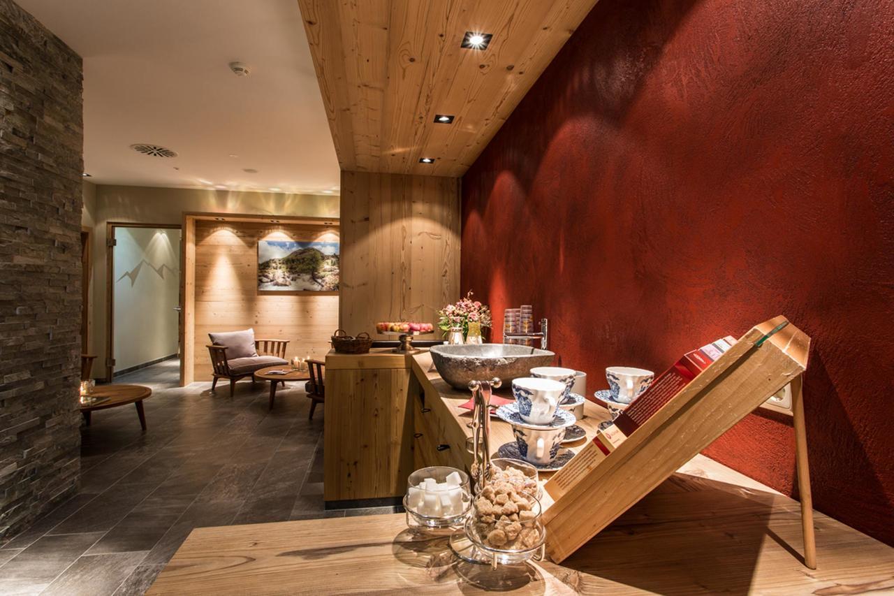 Hotel Bergblick 4 Sterne Superior Фис Экстерьер фото