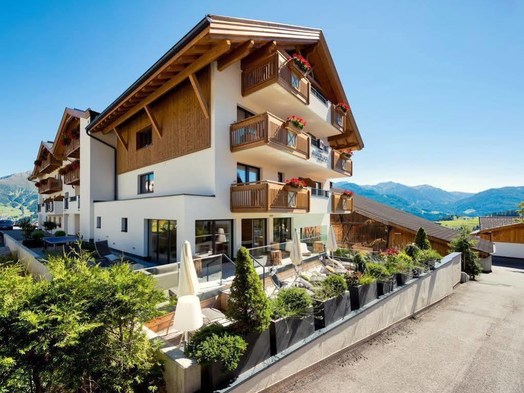 Hotel Bergblick 4 Sterne Superior Фис Экстерьер фото